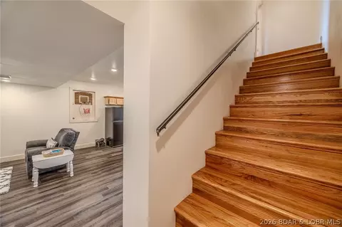 Entry Way - 367 Hwy Mm, Eldon, MO 65026 photo 3 of 4