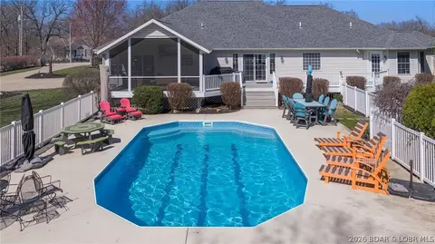 374 Fawn Meadows Dr, Linn Creek, MO 65052