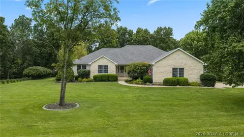 374 Fawn Meadows Dr, Linn Creek, MO 65052