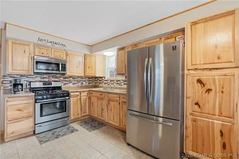 Kitchen - 31048 Broken Circle Rd, Stover, MO 65078 photo 4 of 5