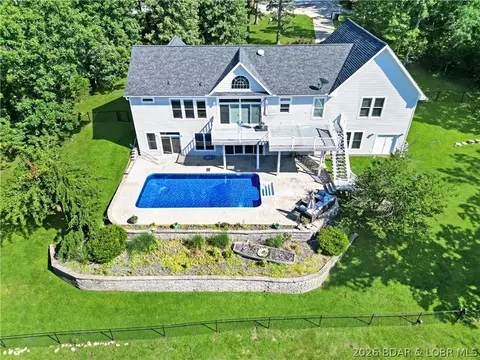 201 Helinda Ln, Four Seasons, MO 65049