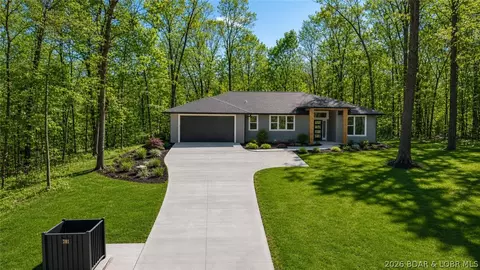 701 Spring Creek Dr, Sunrise Beach, MO 65079
