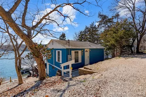 27602 Golden Point Ct, Barnett, MO 65011