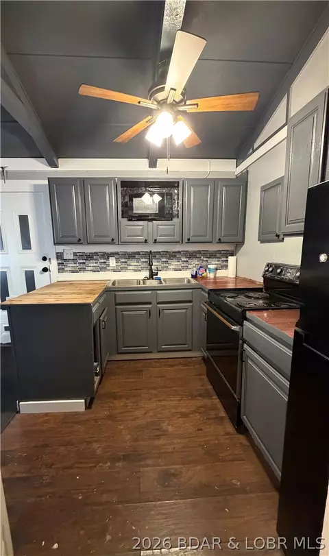 Kitchen - 33616 Ray Rd, Stover, MO 65078 photo 1 of 2