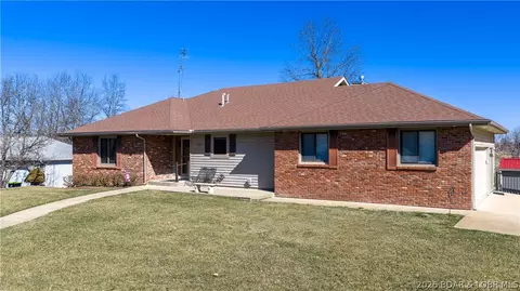 202 Eagle Ave, Gravois Mills, MO 65037