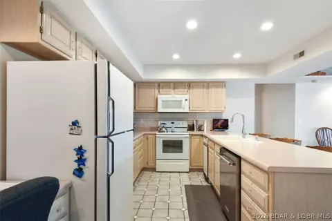 106 Falls Point Dr #C3, Lake Ozark, MO 65049