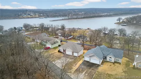 28053 Saddle Rd, Warsaw, MO 65355