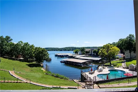 40 Robinwood Dr #1C, Lake Ozark, MO 65049
