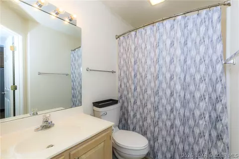 Bath - 601 Park Place Dr #1A, Kaiser, MO 65047 photo 2 of 3