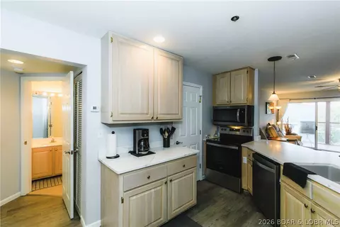 Kitchen - 601 Park Place Dr #1A, Kaiser, MO 65047 photo 1 of 5