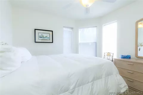Bedroom - 601 Park Place Dr #1A, Kaiser, MO 65047 photo 6 of 8