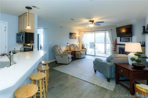 601 Park Place Dr #1A, Kaiser, MO 65047