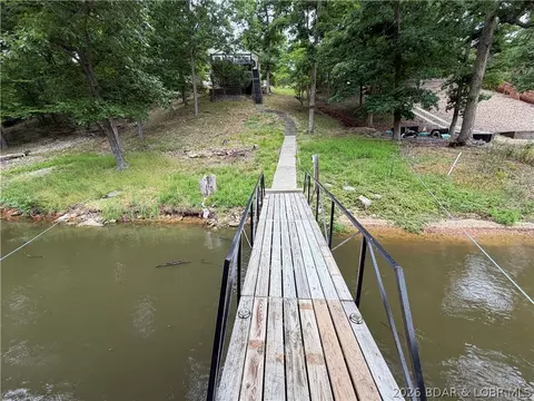 22 River Wood Rd, Camdenton, MO 65020