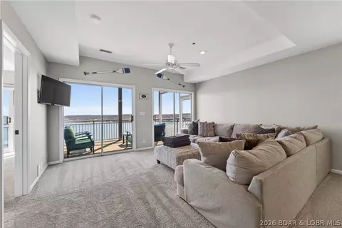 72 Palisades Lakeview Dr #3B, Lake Ozark, MO 65049