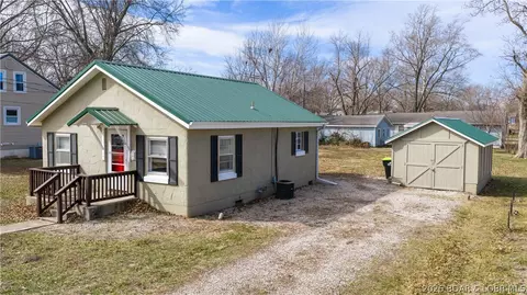 505 S Burke St, Versailles, MO 65084 photo 1