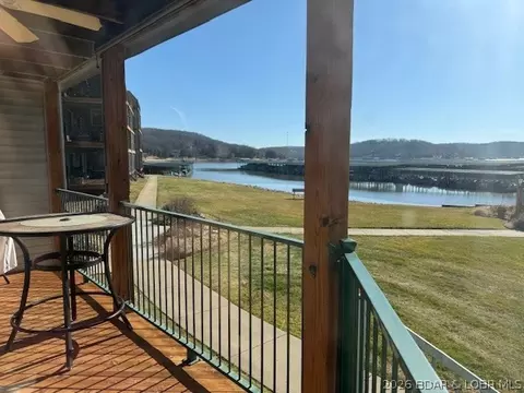 93 Cedar Glen Ct #1B, Camdenton, MO 65020