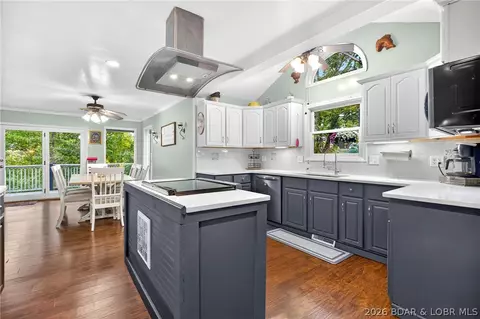 453 Graham Pt, Camdenton, MO 65020