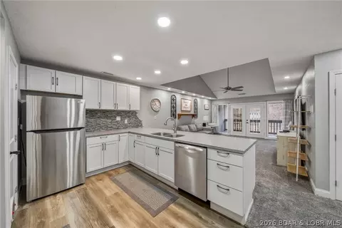1130 Rachel Dr #305, Osage Beach, MO 65065