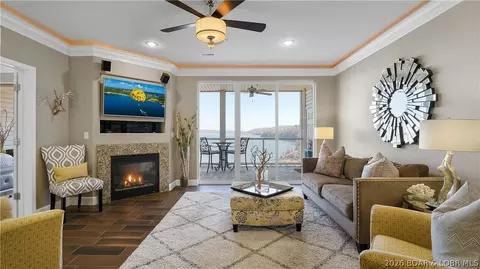 100 Trinity Pointe Dr #2M, Camdenton, MO 65020