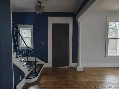 Entry Way - 1105 Lay Ave, Warsaw, MO 65355 photo 5 of 12