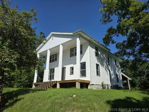 Exterior - 1105 Lay Ave, Warsaw, MO 65355 photo 3 of 10