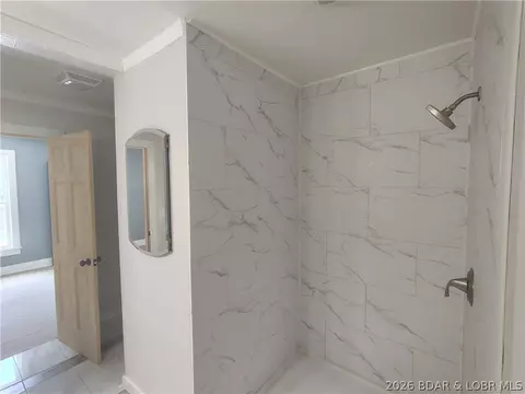 Bath - 1105 Lay Ave, Warsaw, MO 65355 photo 1 of 10