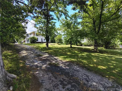 Exterior - 1105 Lay Ave, Warsaw, MO 65355 photo 7 of 10