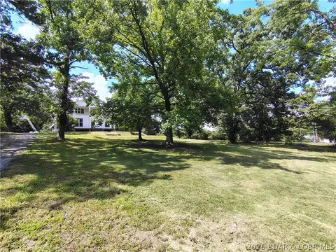 Exterior - 1105 Lay Ave, Warsaw, MO 65355 photo 8 of 10