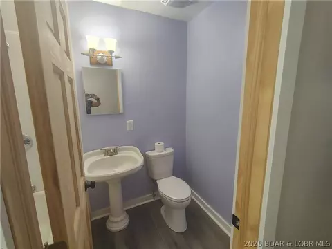 Bath - 1105 Lay Ave, Warsaw, MO 65355 photo 3 of 10