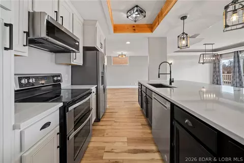 2180 Bittersweet Rd, Lake Ozark, MO 65049