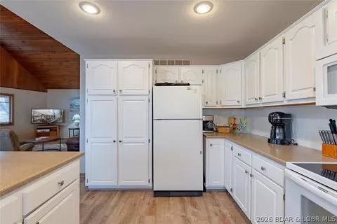 Kitchen - 41 Skyview Dr, Roach, MO 65787 photo 4 of 4