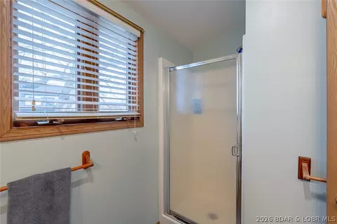 Bath - 41 Skyview Dr, Roach, MO 65787 photo 5 of 7