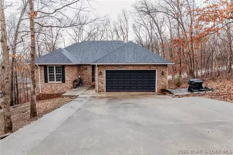 33 Akron Ct, Lake Ozark, MO 65049