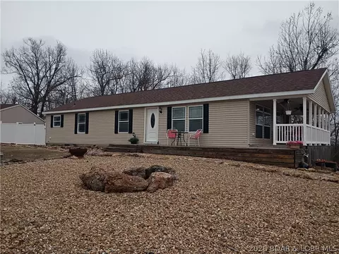 71 Partee Ln, Sunrise Beach, MO 65079