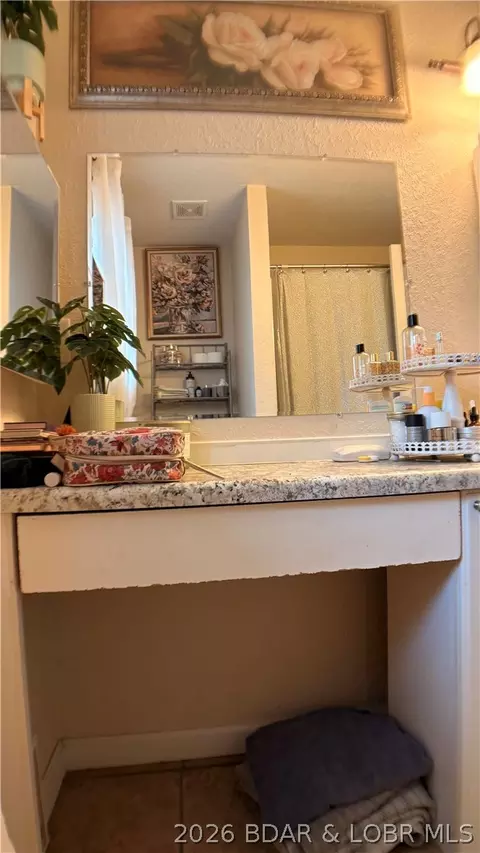 Bath - 985 Grace Dr, Eldon, MO 65026 photo 1 of 3