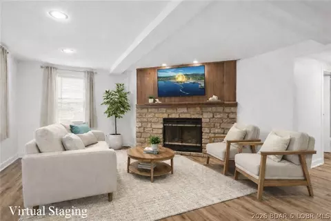 Living - 1718 S Aurora St, Eldon, MO 65026 photo 2 of 3