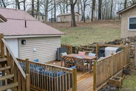 Exterior - 1718 S Aurora St, Eldon, MO 65026 photo 4 of 9