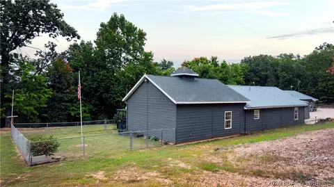 Exterior - 411 Valley Spring Rd, Camdenton, MO 65020 photo 3 of 11