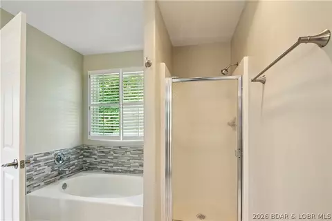 Bath - 1380 Bluff Dr, Osage Beach, MO 65065 photo 4 of 6