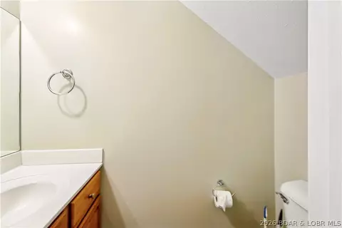 Bath - 1380 Bluff Dr, Osage Beach, MO 65065 photo 6 of 6