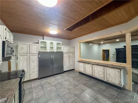 Kitchen - 19655 Inlet Rd, Versailles, MO 65084 photo 1 of 4