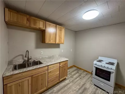 Kitchen - 19655 Inlet Rd, Versailles, MO 65084 photo 4 of 4
