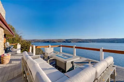 720 Oak Point Dr, Gravois Mills, MO 65037
