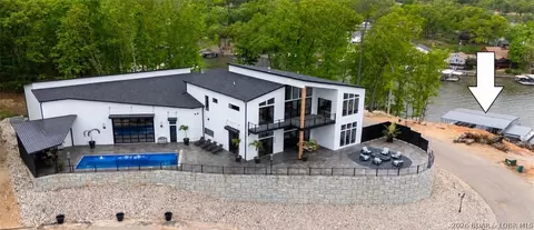 300 Beachnut Dr, Sunrise Beach, MO 65079