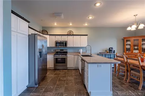 27 Westminster Pl, Sunrise Beach, MO 65079