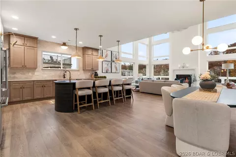 154 Via Cresta Dr, Sunrise Beach, MO 65079