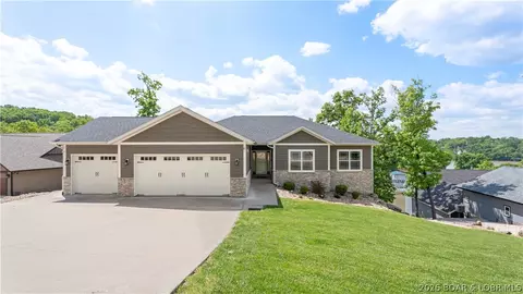 926 Fontana Ln, Linn Creek, MO 65052