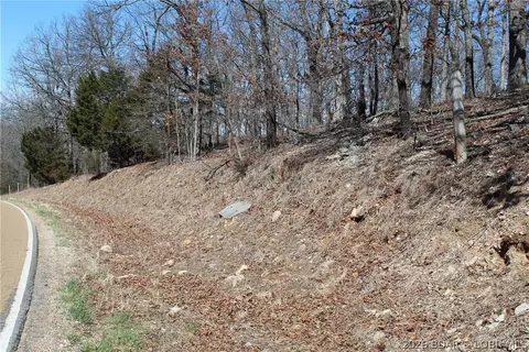 000 F Hwy, Sunrise Beach, MO 65079