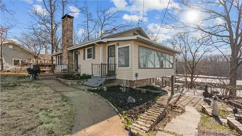 90 Arrowhead Beach Rd, Lake Ozark, MO 65049