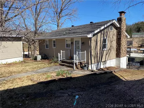 82 Smelterview Dr, Climax Springs, MO 65324